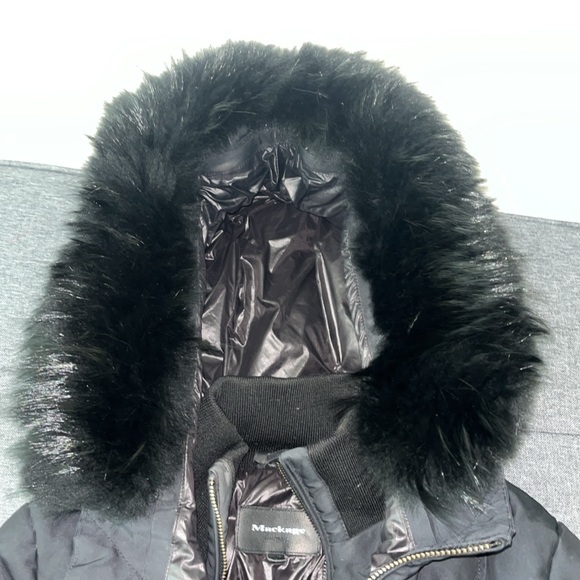 Mackage size small used 🖤🖤 needs minor repair and refresh greatly priced - Picture 6 of 12